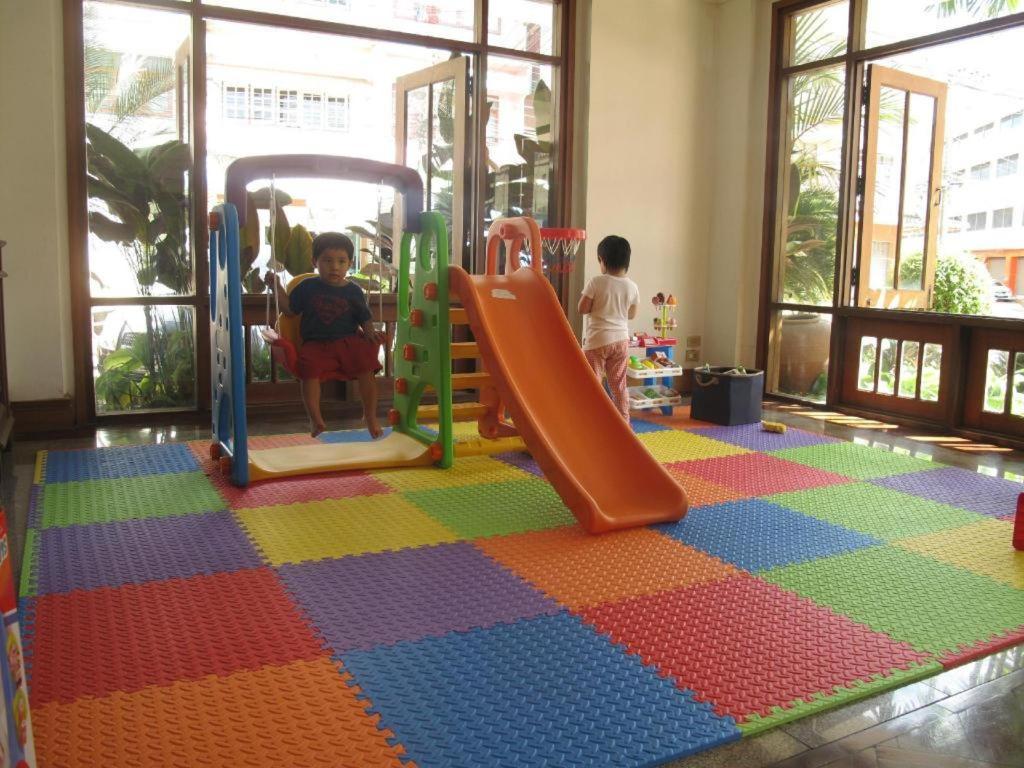 Dusit Hotel Sakon Nakhon Buitenkant foto