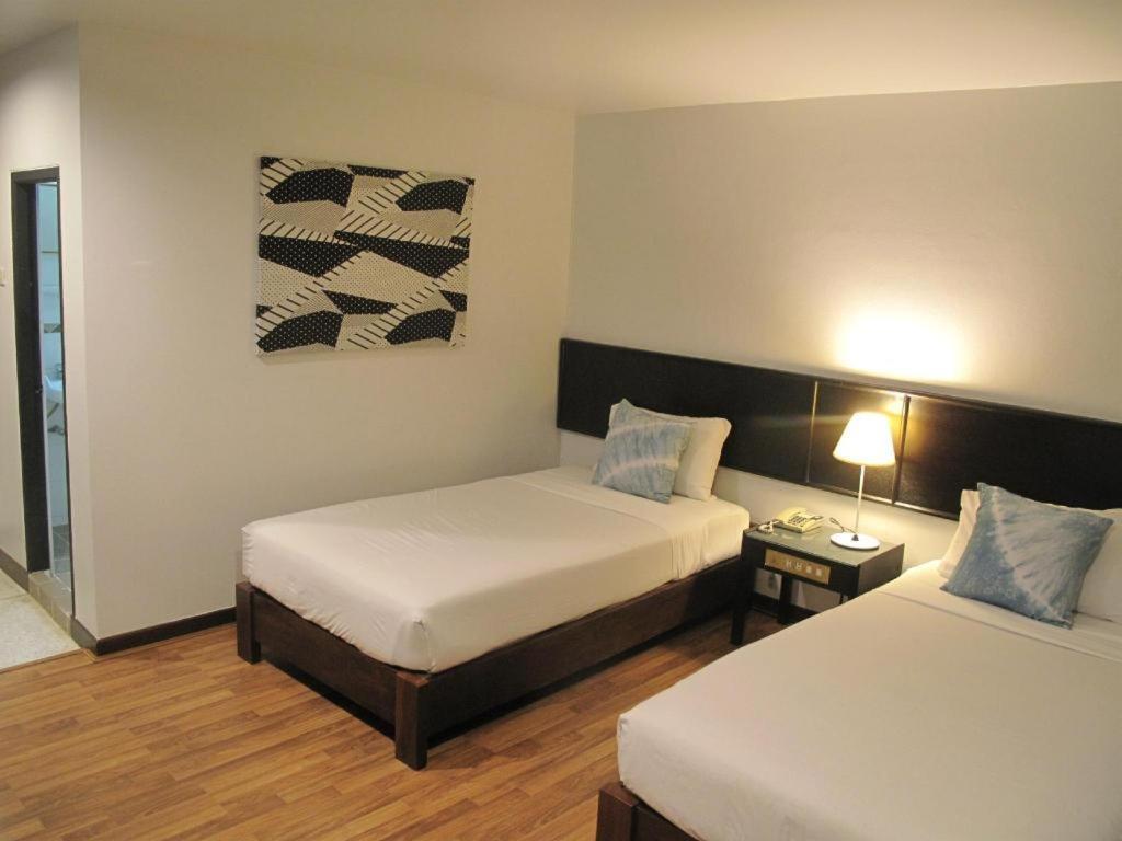 Dusit Hotel Sakon Nakhon Buitenkant foto