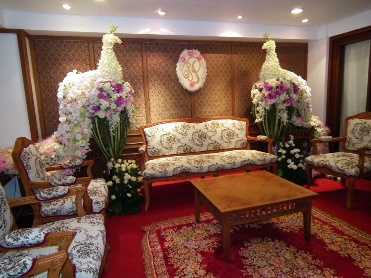 Dusit Hotel Sakon Nakhon Buitenkant foto