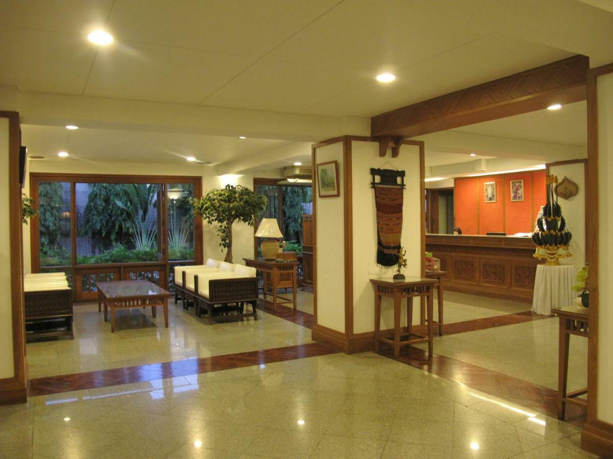Dusit Hotel Sakon Nakhon Buitenkant foto